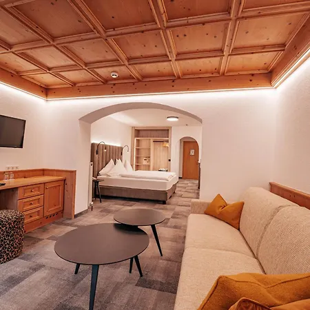 فندق Grieshof 4*